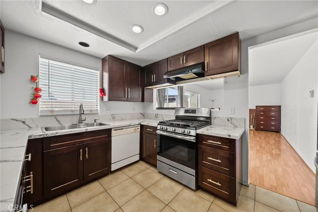 2654 Regal Court, Lancaster, CA 93535