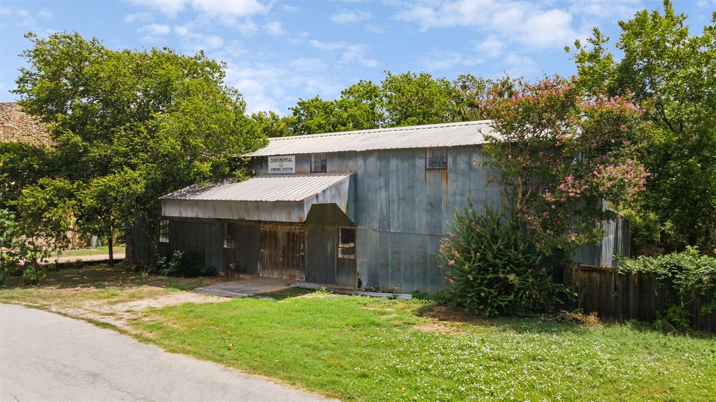 331 Old Mill Road, Rhome, TX 76078