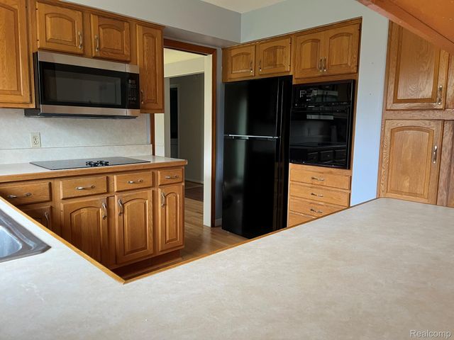 33426 Harlan Drive, Farmington Hills, MI 48331