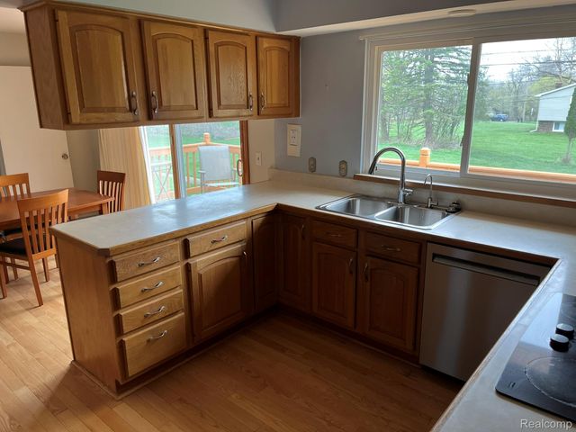 33426 Harlan Drive, Farmington Hills, MI 48331