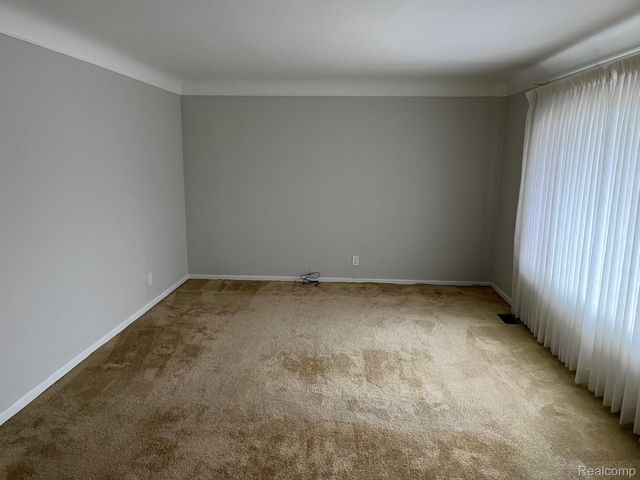 33426 Harlan Drive, Farmington Hills, MI 48331