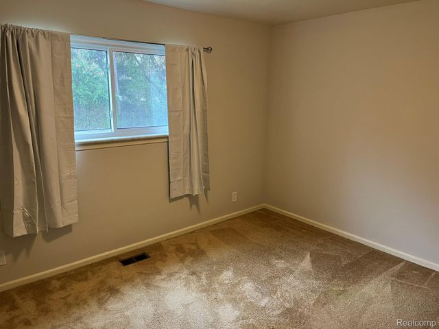33426 Harlan Drive, Farmington Hills, MI 48331
