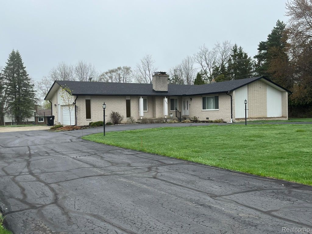 33426 Harlan Drive, Farmington Hills, MI 48331