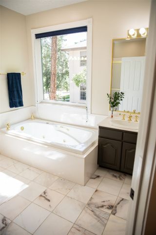 32 Sumac Lane, Los Alamos, NM 87544