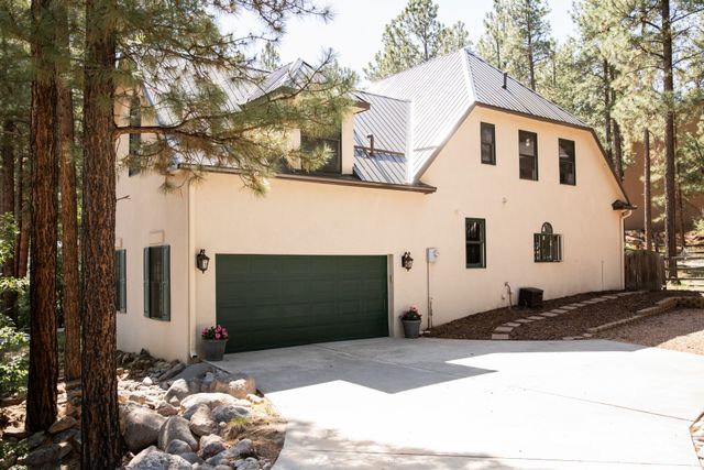 32 Sumac Lane, Los Alamos, NM 87544