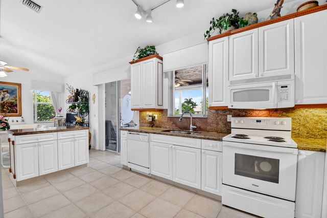 6330 Westchester Club Drive N, Boynton Beach, FL 33437