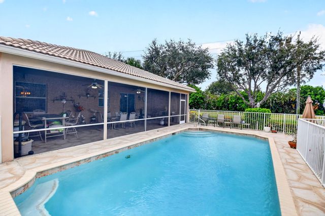 6330 Westchester Club Drive N, Boynton Beach, FL 33437