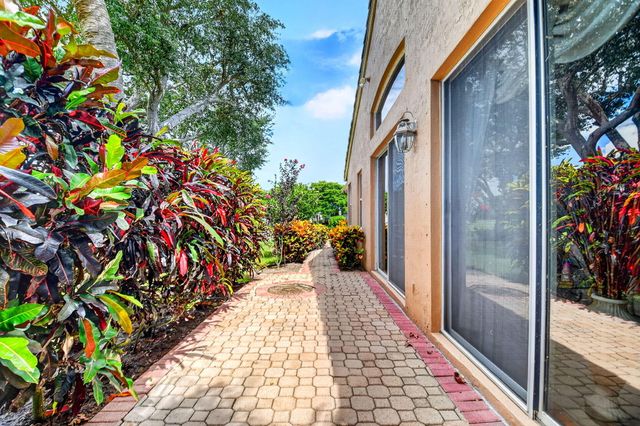 6330 Westchester Club Drive N, Boynton Beach, FL 33437