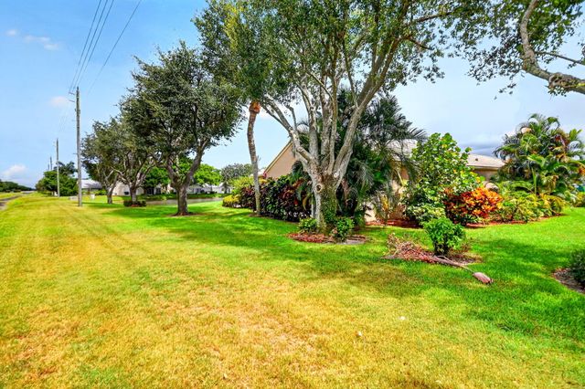 6330 Westchester Club Drive N, Boynton Beach, FL 33437