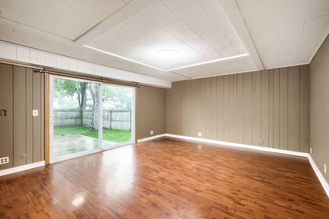 2165 Wildwood Court, Hanover Park, IL 60133