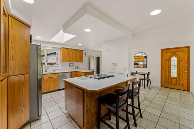 1500 NW B Street, Grants Pass, OR 97526