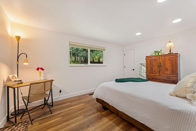 1500 NW B Street, Grants Pass, OR 97526