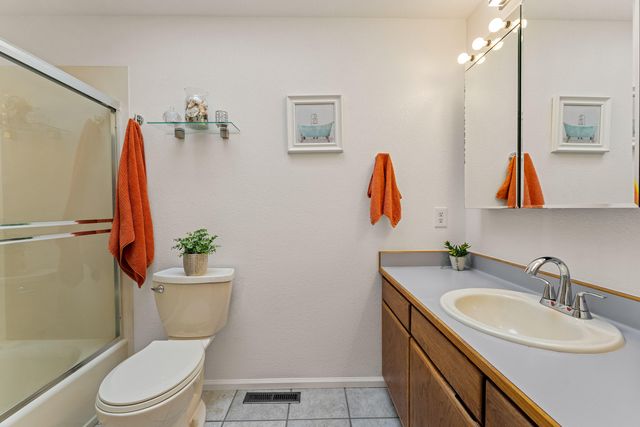 1500 NW B Street, Grants Pass, OR 97526