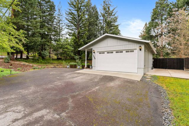 1500 NW B Street, Grants Pass, OR 97526