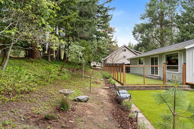 1500 NW B Street, Grants Pass, OR 97526