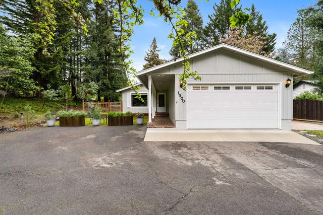 1500 NW B Street, Grants Pass, OR 97526