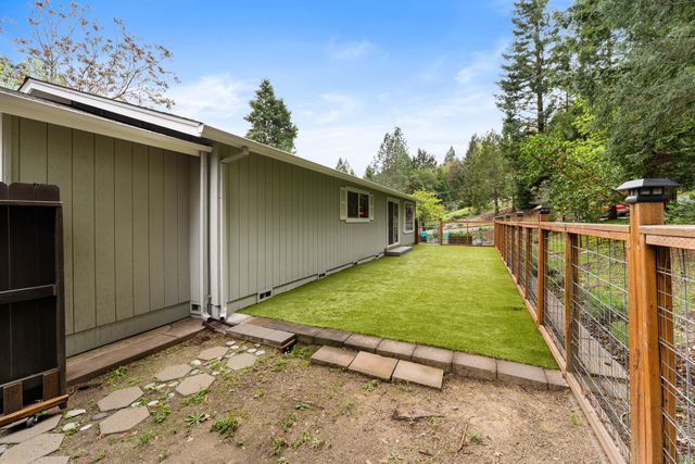 1500 NW B Street, Grants Pass, OR 97526