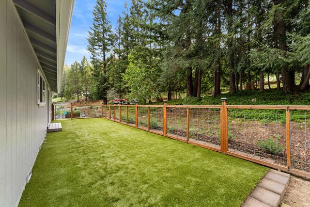 1500 NW B Street, Grants Pass, OR 97526