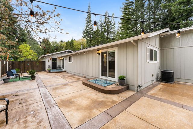 1500 NW B Street, Grants Pass, OR 97526