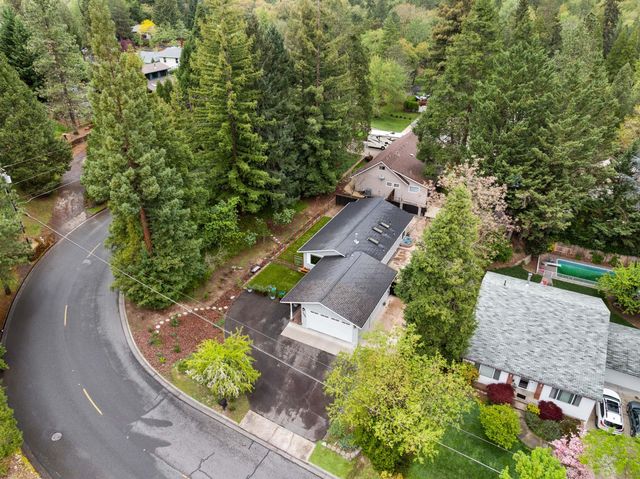 1500 NW B Street, Grants Pass, OR 97526