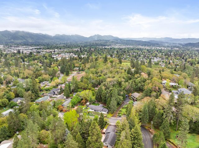 1500 NW B Street, Grants Pass, OR 97526