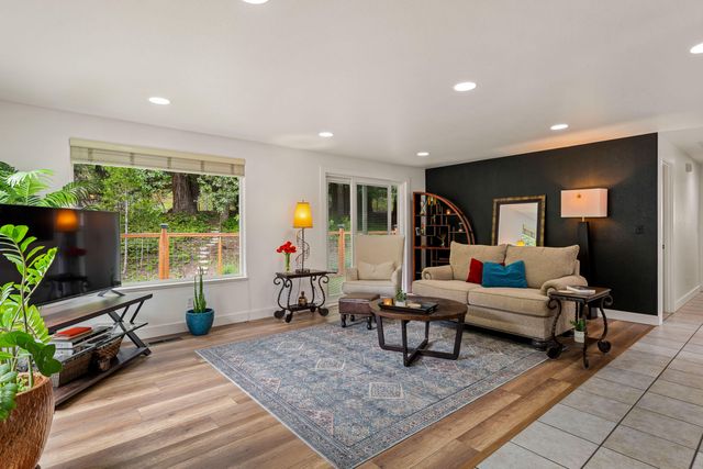 1500 NW B Street, Grants Pass, OR 97526