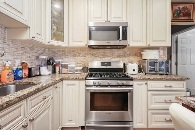 1318 Balmoral Avenue, Westchester, IL 60154