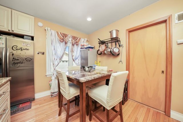 1318 Balmoral Avenue, Westchester, IL 60154