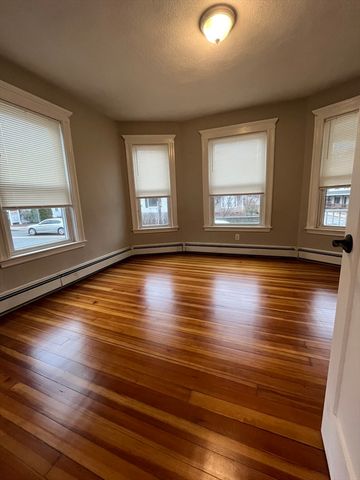 397 Lincoln Ave 1, Saugus, MA 01906