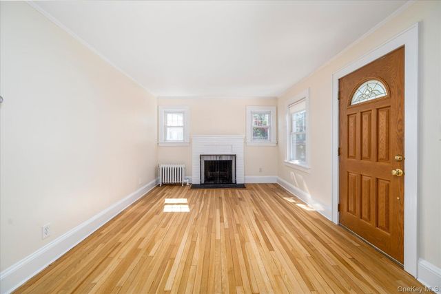 121 Raymond Street 1st, Rockville Centre, NY 11570