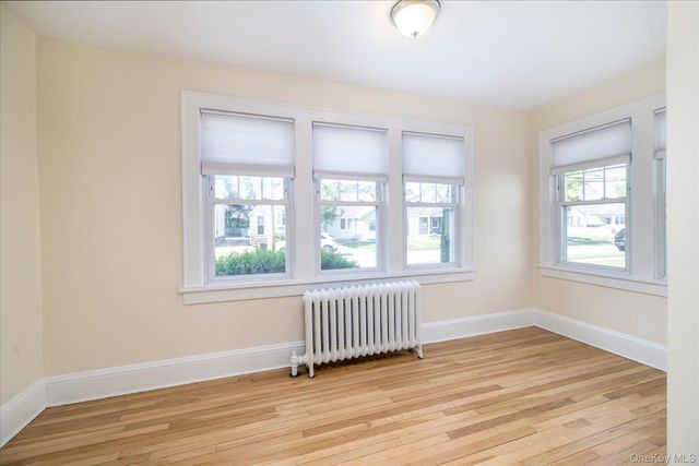 121 Raymond Street 1st, Rockville Centre, NY 11570