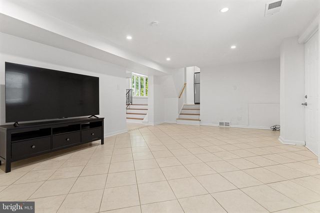 1325 OSBOURNE AVE, Abington, PA 19001
