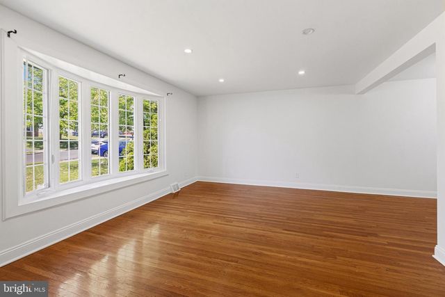 1325 OSBOURNE AVE, Abington, PA 19001