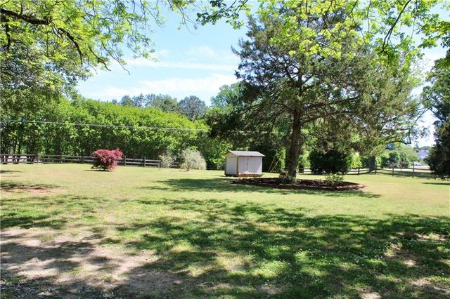 394 NW Hwy 211, Winder, GA 30680