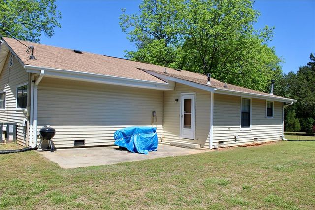 394 NW Hwy 211, Winder, GA 30680