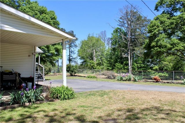 394 NW Hwy 211, Winder, GA 30680
