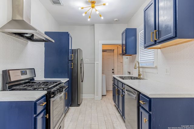 814 W LYNWOOD AVE, San Antonio, TX 78212