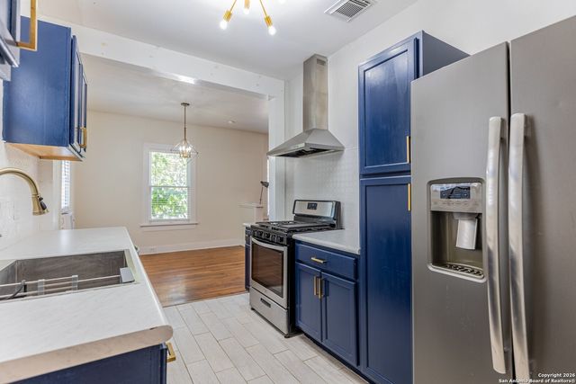 814 W LYNWOOD AVE, San Antonio, TX 78212