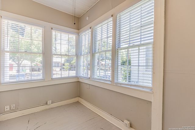 814 W LYNWOOD AVE, San Antonio, TX 78212