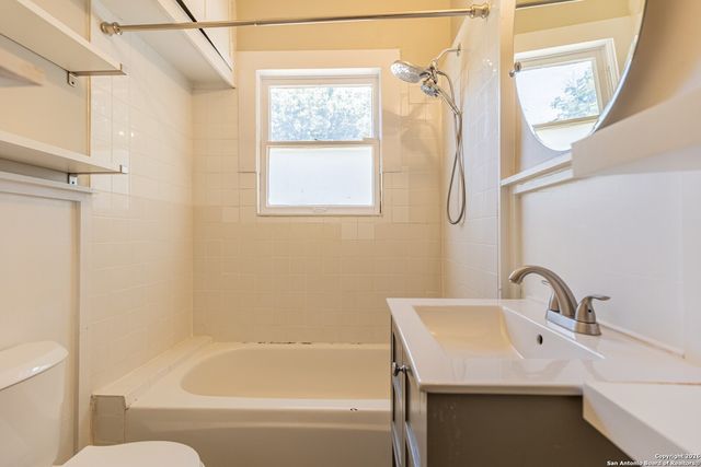 814 W LYNWOOD AVE, San Antonio, TX 78212