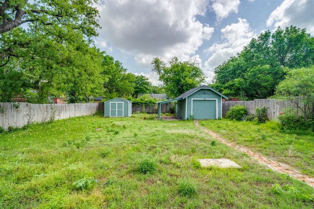 425 W Ball Street, Weatherford, TX 76086