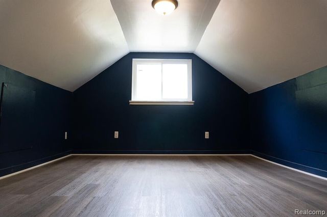 89 W Madge Avenue, Hazel Park, MI 48030