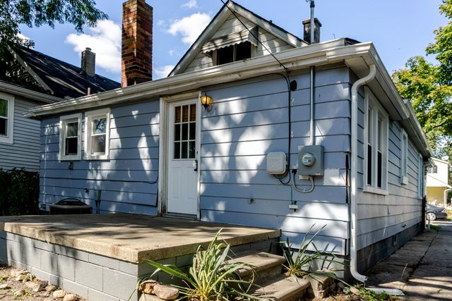 89 W Madge Avenue, Hazel Park, MI 48030