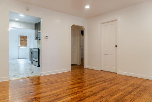 89 W Madge Avenue, Hazel Park, MI 48030