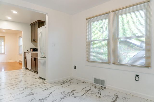 89 W Madge Avenue, Hazel Park, MI 48030