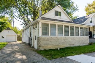 89 W Madge Avenue, Hazel Park, MI 48030