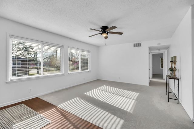 250 Donna Dr Apt 4D, Hendersonville, TN 37075