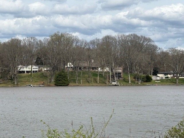 250 Donna Dr Apt 4D, Hendersonville, TN 37075