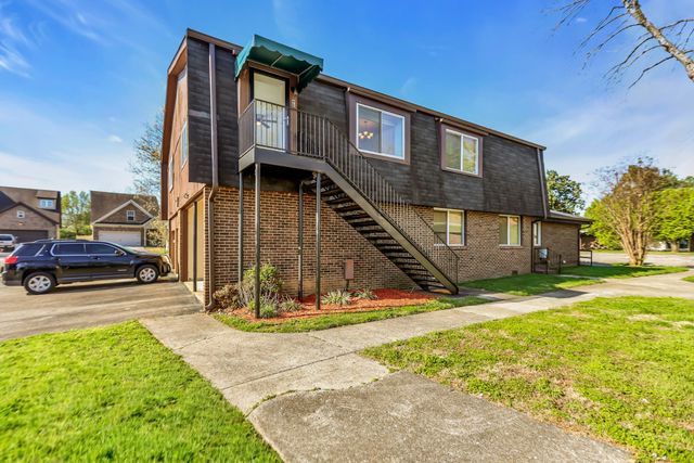 250 Donna Dr Apt 4D, Hendersonville, TN 37075