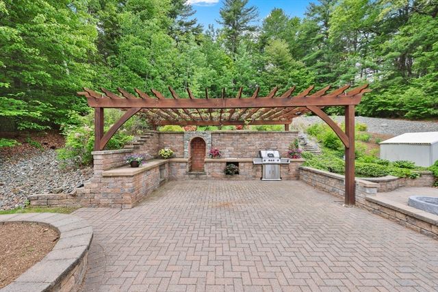 357 Westerly Cir, Ludlow, MA 01056